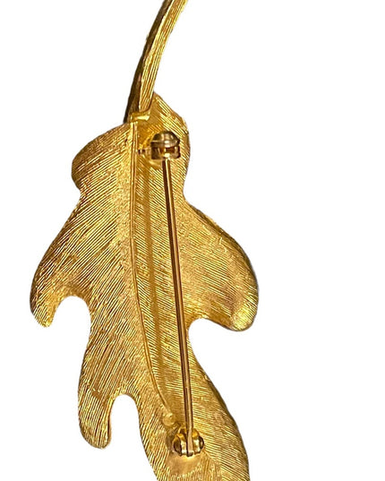 Vinatge brushed gold leaf brooch