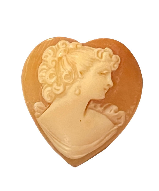 Unset unframed Vintage shell heart cameo