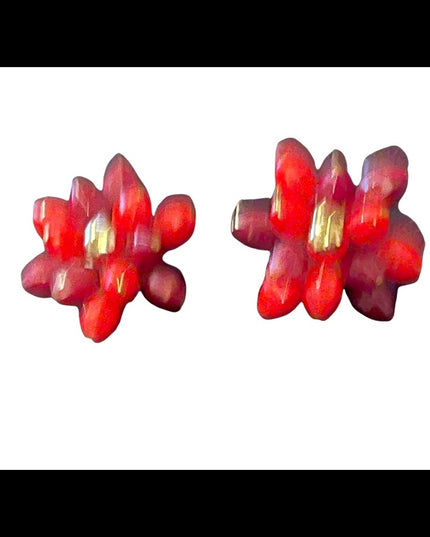 Vintage plastic 1960s clip on pink flower earrings