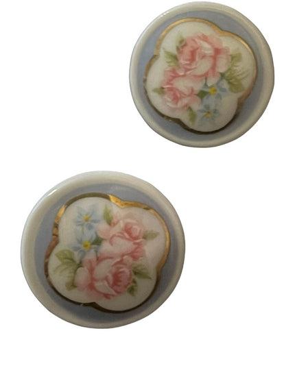 Vintage plastic flower transfer clip on earrings