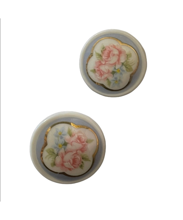 Vintage plastic flower transfer clip on earrings
