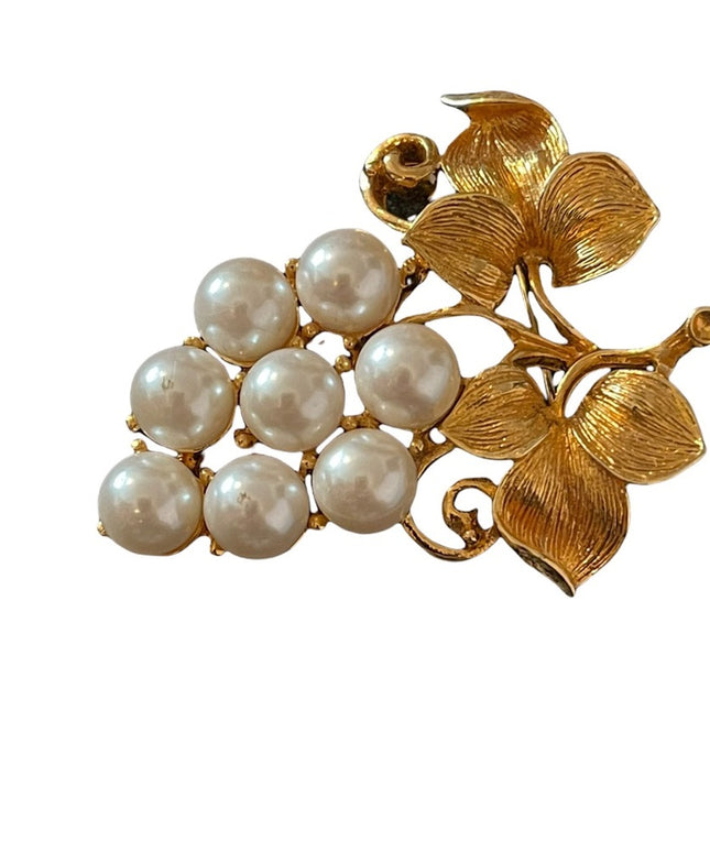 Vintage gold finish faux pearl fancy vine grape brooch