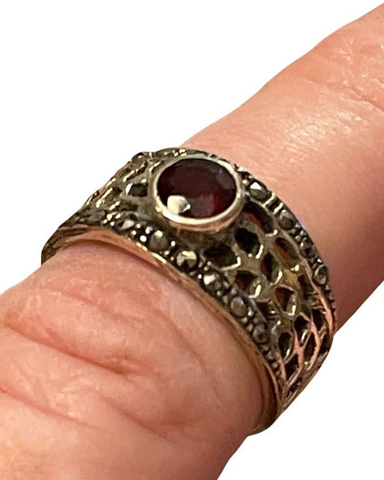 Fancy band Garnet sterling silver FAS marcasite ring