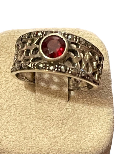 Fancy band Garnet sterling silver FAS marcasite ring