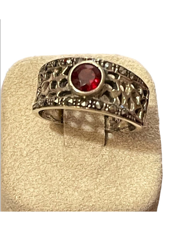 Fancy band Garnet sterling silver FAS marcasite ring