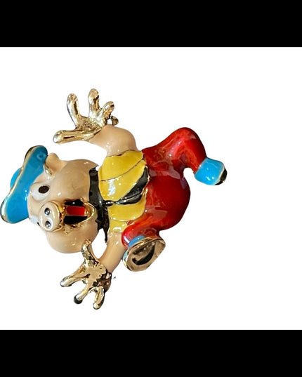 So cute! Enameled little piggy brooch fairy tale
