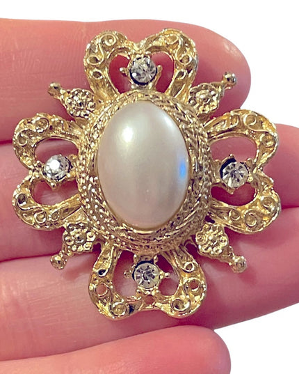 Vintage ornate gold crystal faux pearl majestic brooch