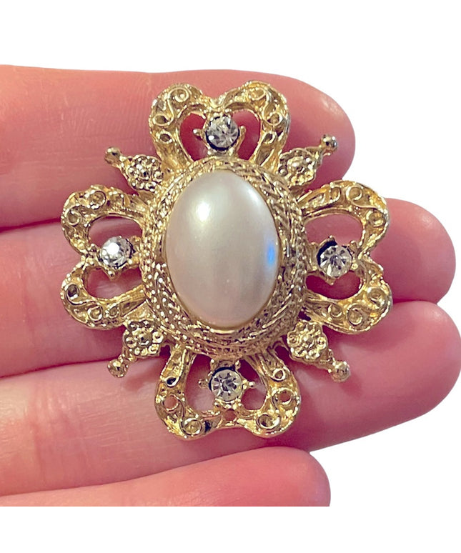 Vintage ornate gold crystal faux pearl majestic brooch