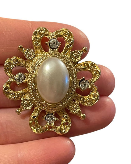 Vintage ornate gold crystal faux pearl majestic brooch