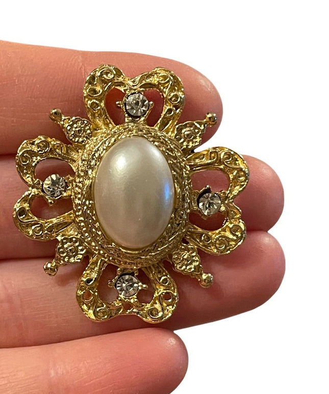 Vintage ornate gold crystal faux pearl majestic brooch