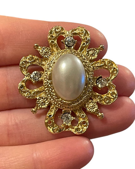 Vintage ornate gold crystal faux pearl majestic brooch
