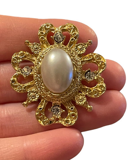Vintage ornate gold crystal faux pearl majestic brooch