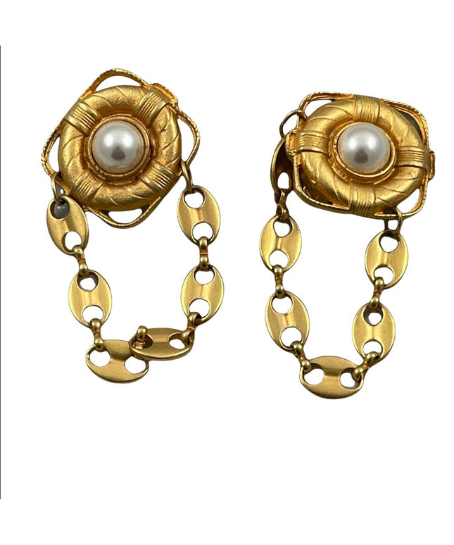 Vintage Amy Jo gold finish faux pearl nautical mariner dangle clip on earrings