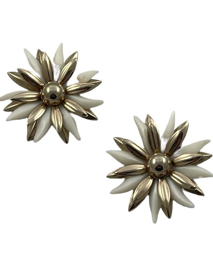 Vintage white resin & gold metal finish flower daisey clip on large earrings