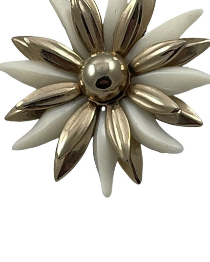 Vintage white resin & gold metal finish flower daisey clip on large earrings