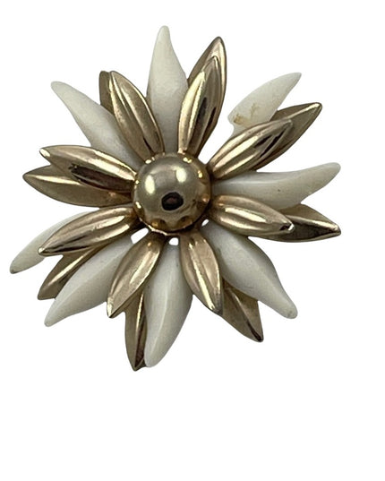 Vintage white resin & gold metal finish flower daisey clip on large earrings