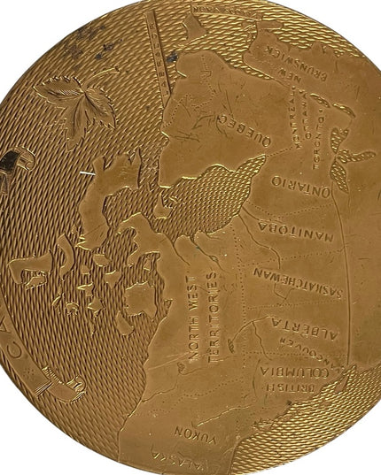 Vintage gold finish Canada map compact makeup powder collectible