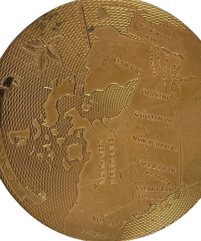 Vintage gold finish Canada map compact makeup powder collectible