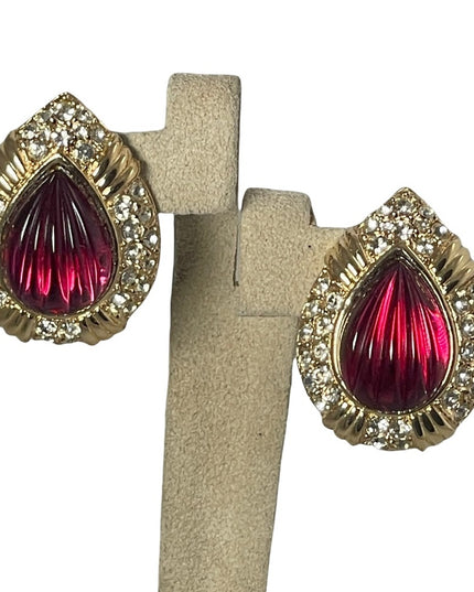 Stunning ruby red OSCAR DE LA RENTA rhinestone gold tear drop earrings pierced