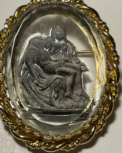 Michelangelo's La Pieta vintage WARNER gold cameo brooch