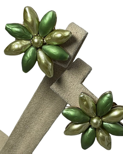 Richelieu Vintage 1960s faux green pearlescent resin flower clip on earrings