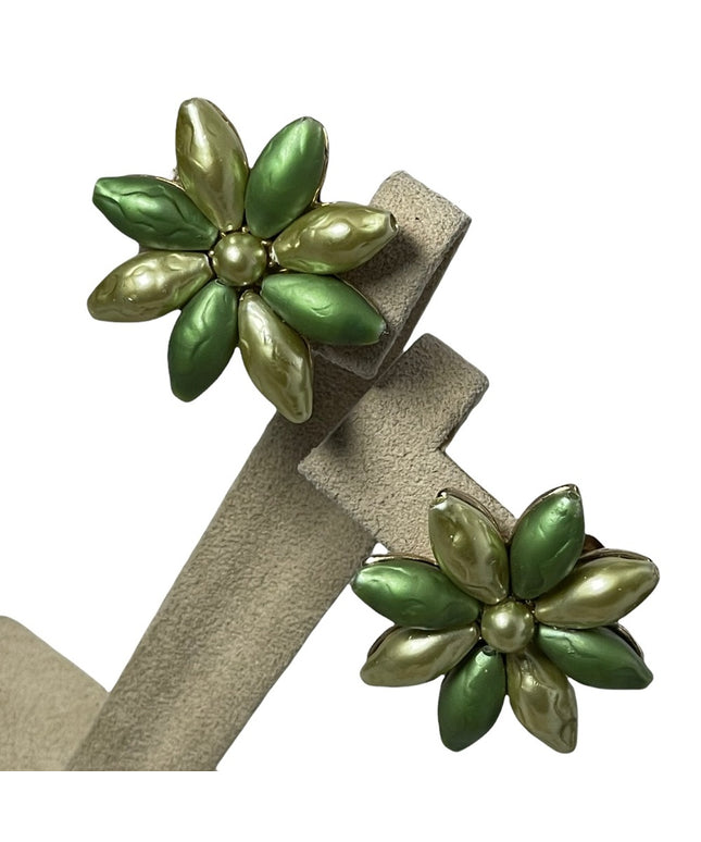 Richelieu Vintage 1960s faux green pearlescent resin flower clip on earrings