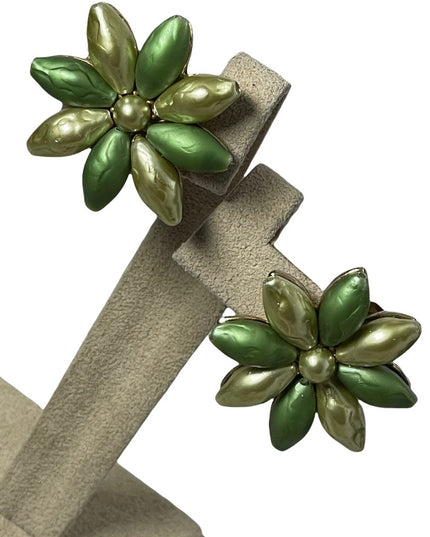 Richelieu Vintage 1960s faux green pearlescent resin flower clip on earrings