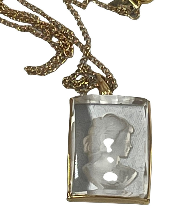 1977 Sarah Coventry Thea Glass Intaglio Cameo Necklace Vintage