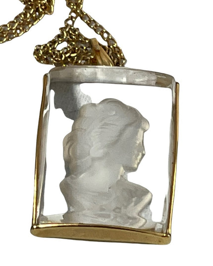 1977 Sarah Coventry Thea Glass Intaglio Cameo Necklace Vintage