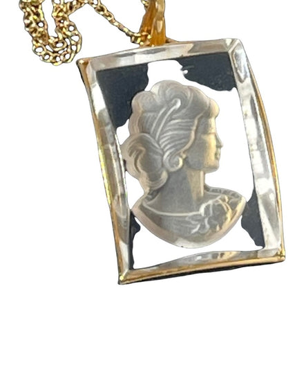 1977 Sarah Coventry Thea Glass Intaglio Cameo Necklace Vintage