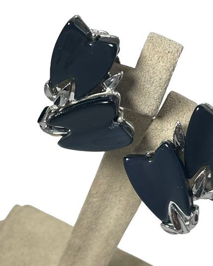 Vintage 1960s LISNER Thermoset silver gray clip on earrings