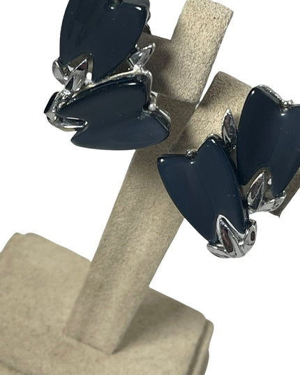 Vintage 1960s LISNER Thermoset silver gray clip on earrings