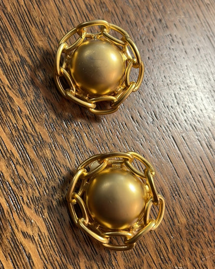 Vintage 1980s Chunky chain link button style gold finish clip on earrings