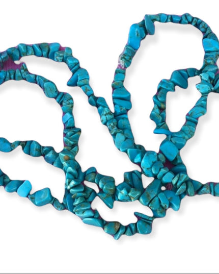 Vintage southwestern style turquoise chip necklace 34’