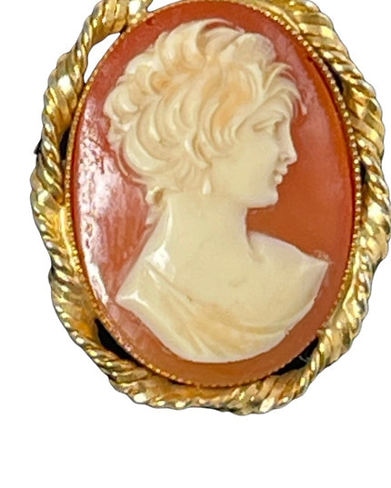 Vintage Cameo brooch Beautiful  1980s