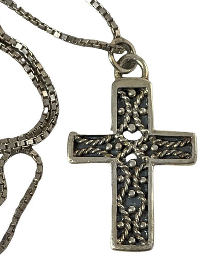 Steriing silver cross necklace 925