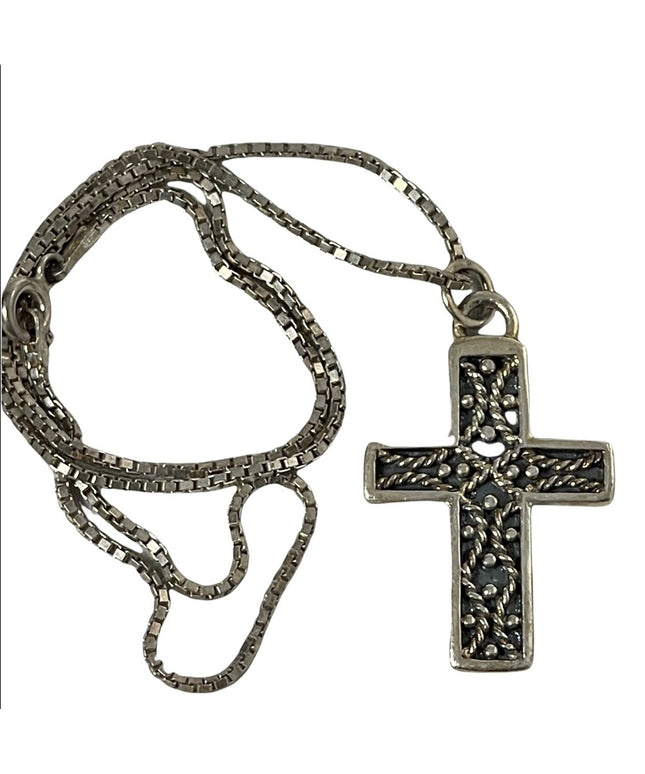Steriing silver cross necklace 925