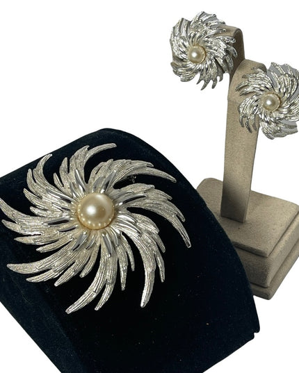Stunning Vintage Sarah Coventry Starburst LG brooch & earrings SET silver pearl