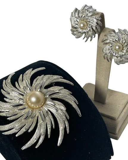 Stunning Vintage Sarah Coventry Starburst LG brooch & earrings SET silver pearl