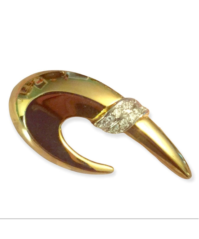 Vintage gold tone brooch 2”