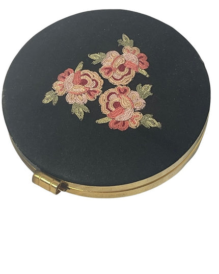 Vintage 1950s Cross stitch needlepoint flowers powder puff compact