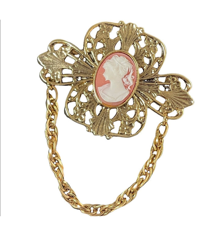 Vintage 1980s Victorian style  Cameo brooch