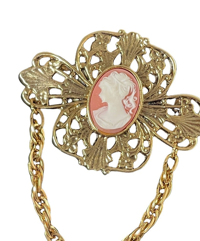 Vintage 1980s Victorian style  Cameo brooch