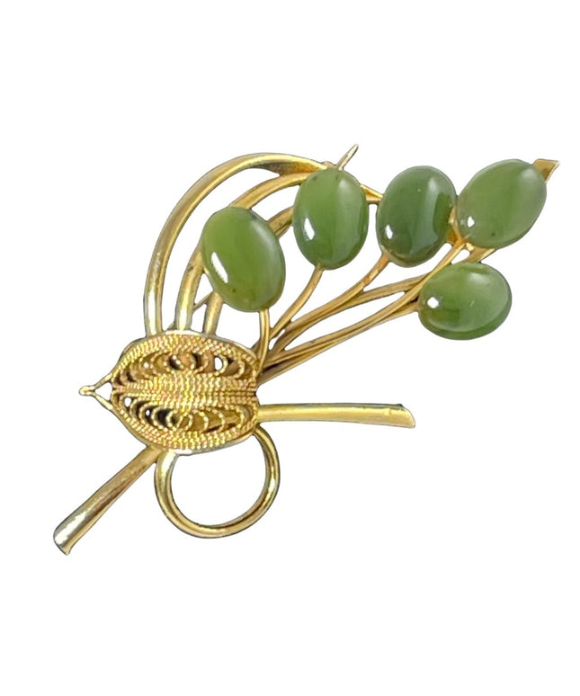 Vintage gold plt Jade flower brooch 1960s filagree