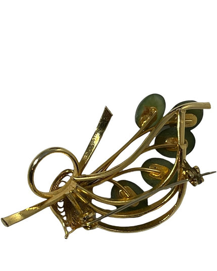 Vintage gold plt Jade flower brooch 1960s filagree