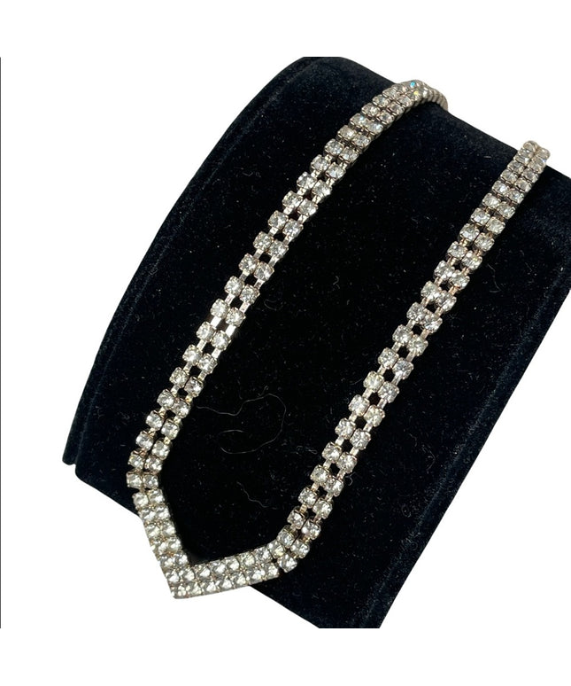 Vintage 1960s fancy crystal chevron arrow design 18” necklace