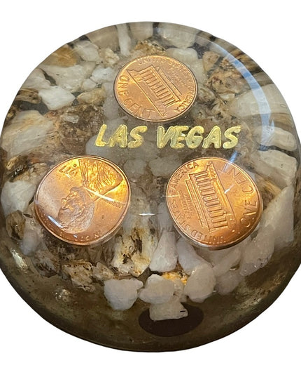 Vintage 1977 US pennies Las Vegas Floating rocks LUCITE domed paperweight
