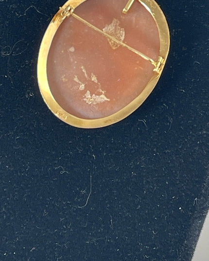 Stunning Vintage 18k Gold Carved Italian Cameo flowers