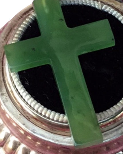 Vintage Jadite cross pendant Vg Religious