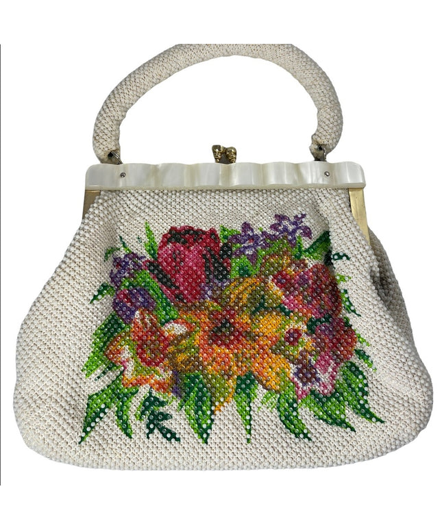 Vintage 1960s Bead lucite Flower purse 👜 So pretty!